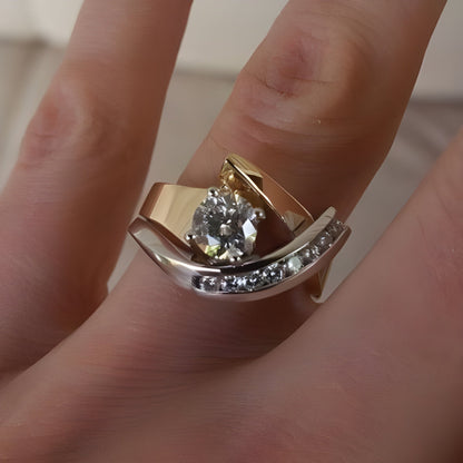 Vintage Ring i Gull og Sølv med Uregelmessig Form og Zirkoner